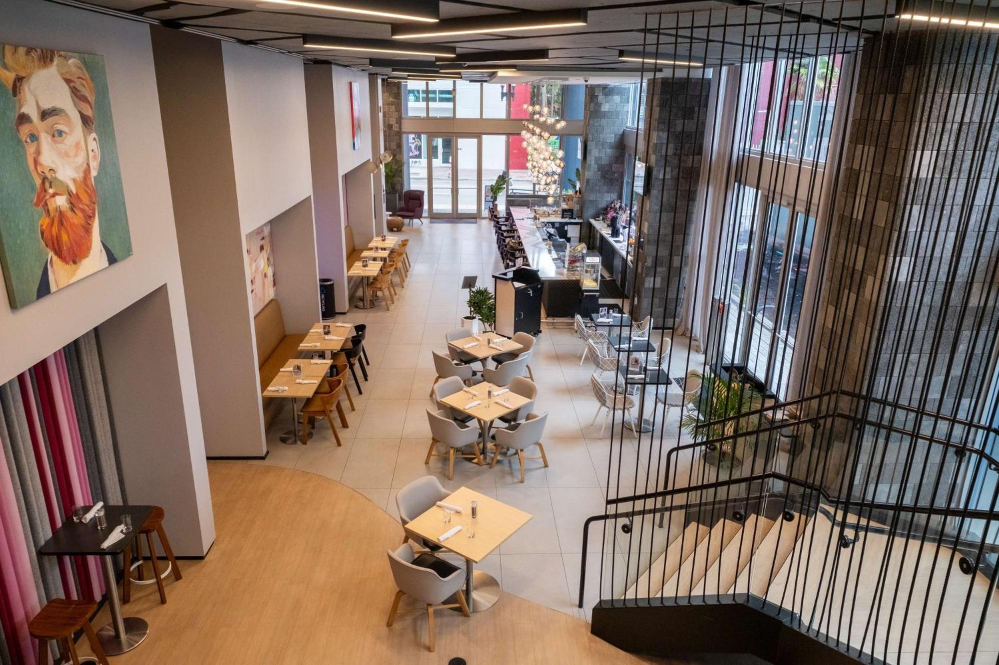 Yotel Hotel 4*
